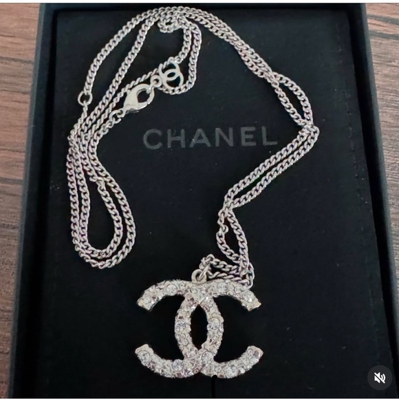 AUTHENTIC GORGEOUS Chanel crystal palladium necklace - Picture 2 of 7